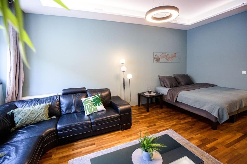 Urban Jungle Apartment In The Citycenter Budapest Exterior photo